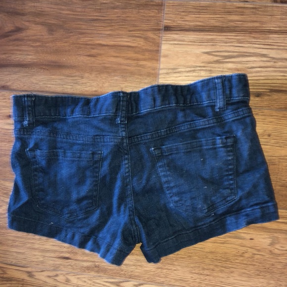 Denim shorts size “13 fit like 3/5 - Picture 2 of 3